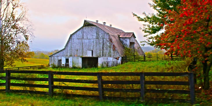 Vista panorámica de un granero en Kentucky.