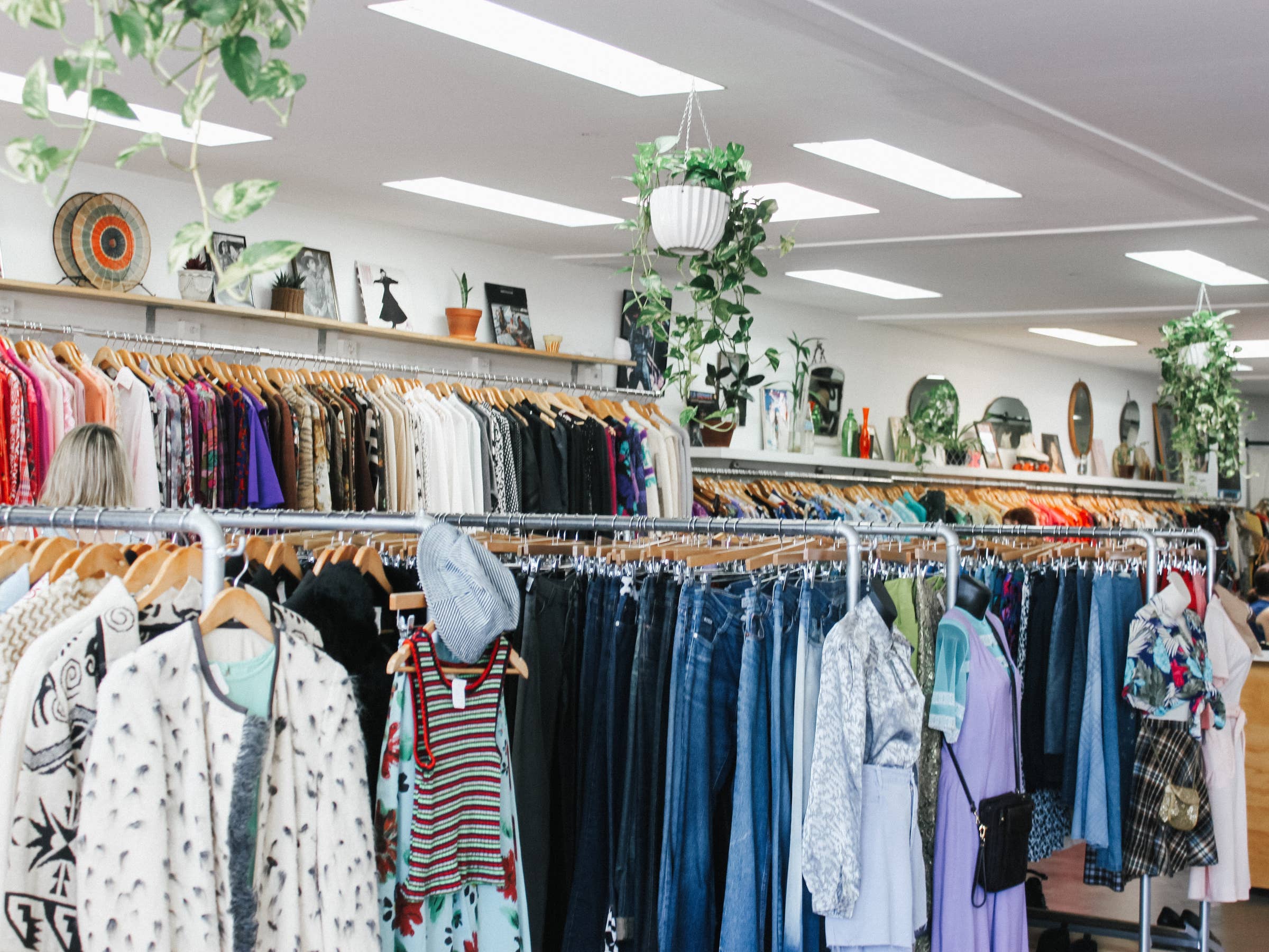 841 Vintage & Specialty Thrift Store Names To Attract Customers in 2023