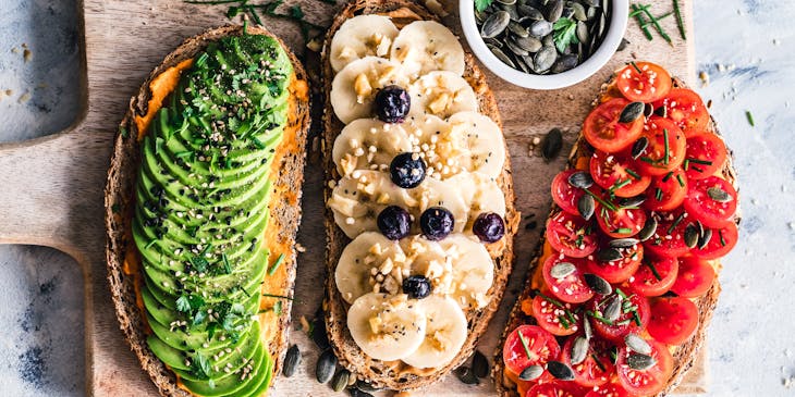 Comida vegana en un negocio de restaurante vegano.