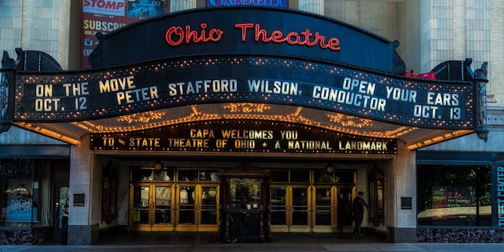 La imagen de la entrada al Teatro en una empresa de Ohio.